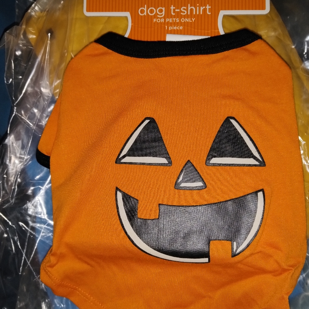 Dog Pumpkin shirt small